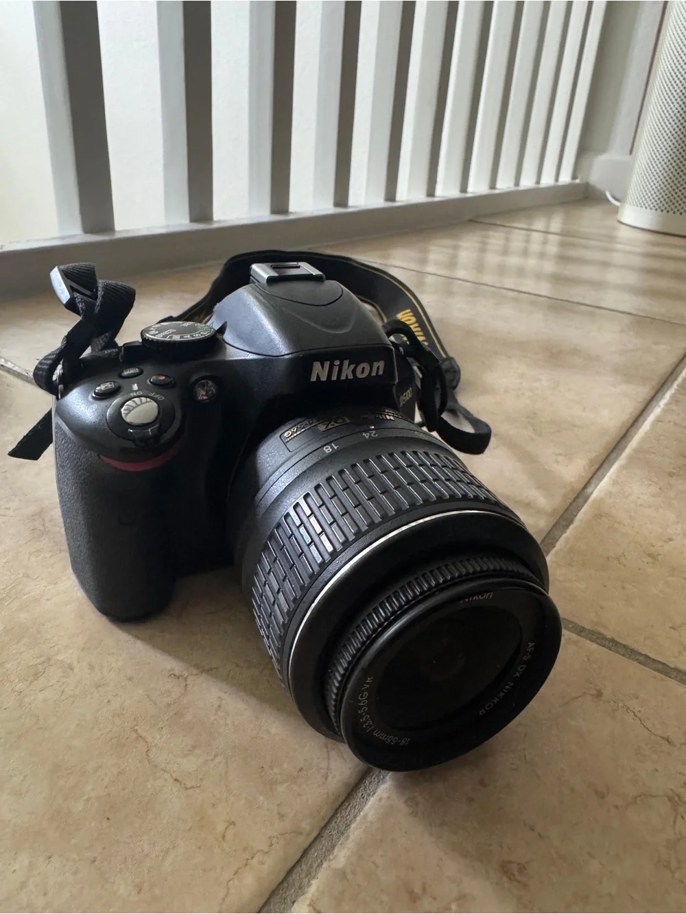 Nikon D5100 DSLR Camera in Black with 18-55mm Lens